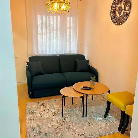 Ah Apartman *